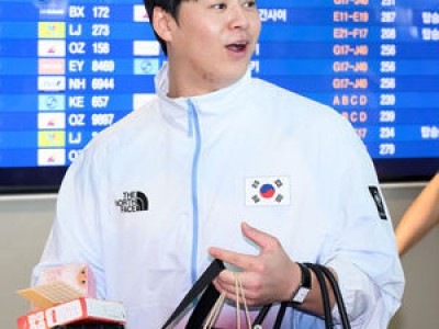 노시환 선수단복 태극기 거꾸로 인쇄 사고