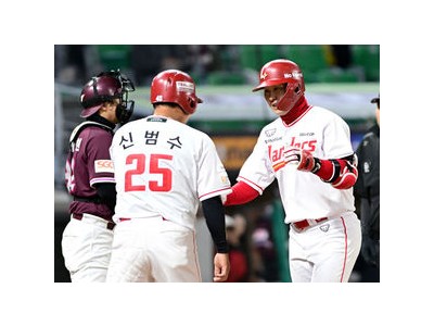 이숭용 감독 최정 홈런에 환호