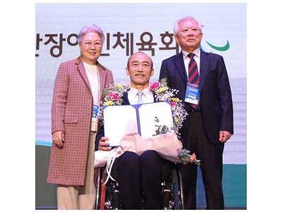 정진완 장애인체육회장 재선 성공
